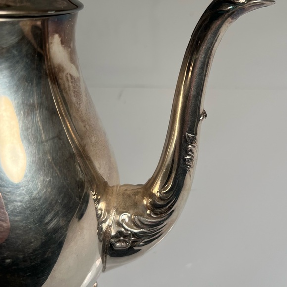 Vintage 1960’s F.B. Rogers Silver Plate Coffee/Tea Pot   w/Creamer & Tray 40 oz. - Picture 12 of 15